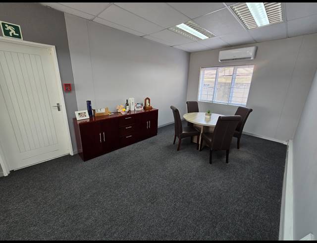 1,300M² OFFICE FOR SALE IN ILLIONDALE